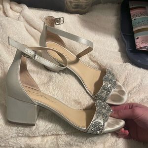 Betsy Johnson SB Kass Ivory 8.5
